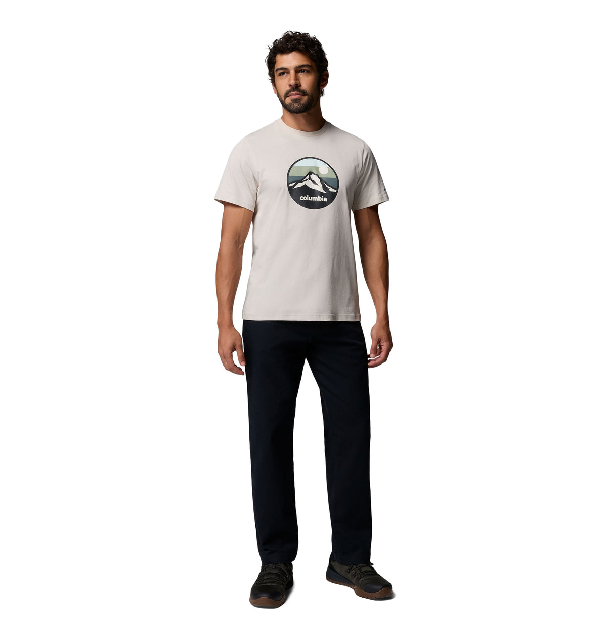 T-shirt CSC Seasonal Graphic de Columbia pour hommes, beige, porté, pleine longueur