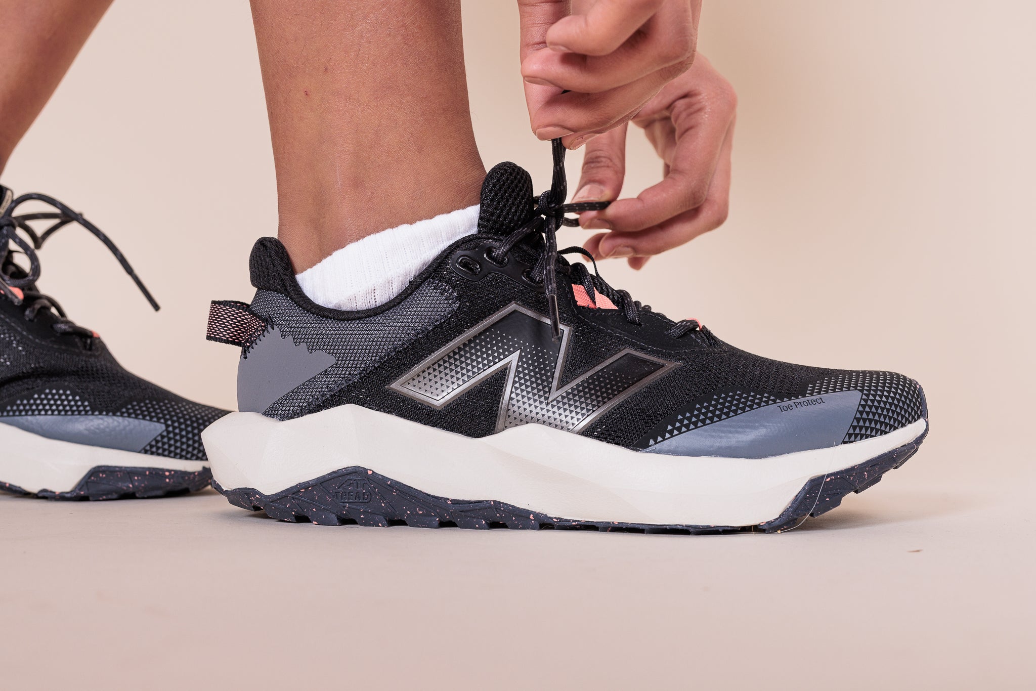 Souliers de course sur sentiers New Balance pour femmes - NITREL V6 WIDE