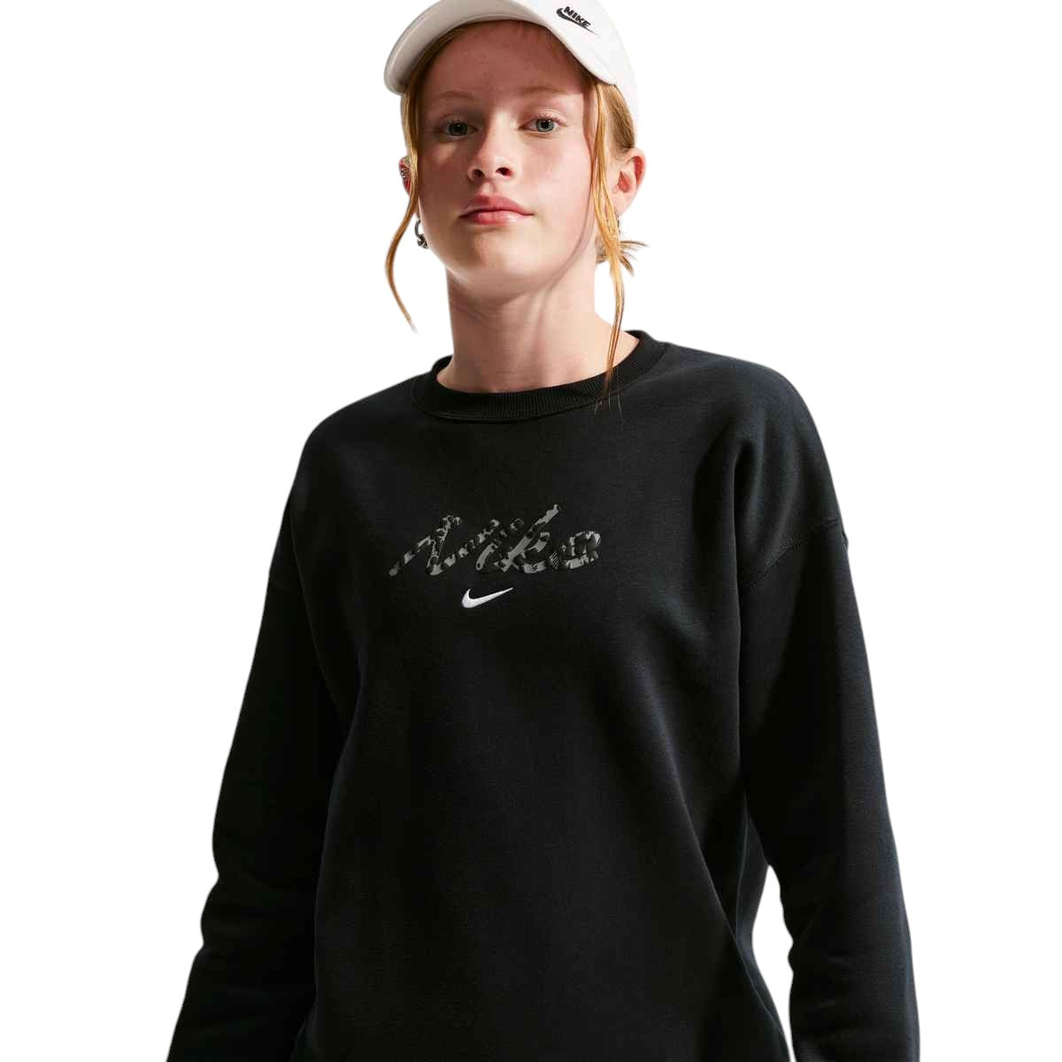 Chandail Nike IM4963 pour garçons, noir, col rond, logo Nike et motif sur la poitrine, vue de face