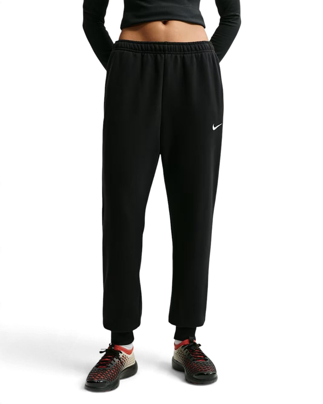 Jogger Nike Studio Fleece noir pour femmes avec logo Swoosh, vue de face