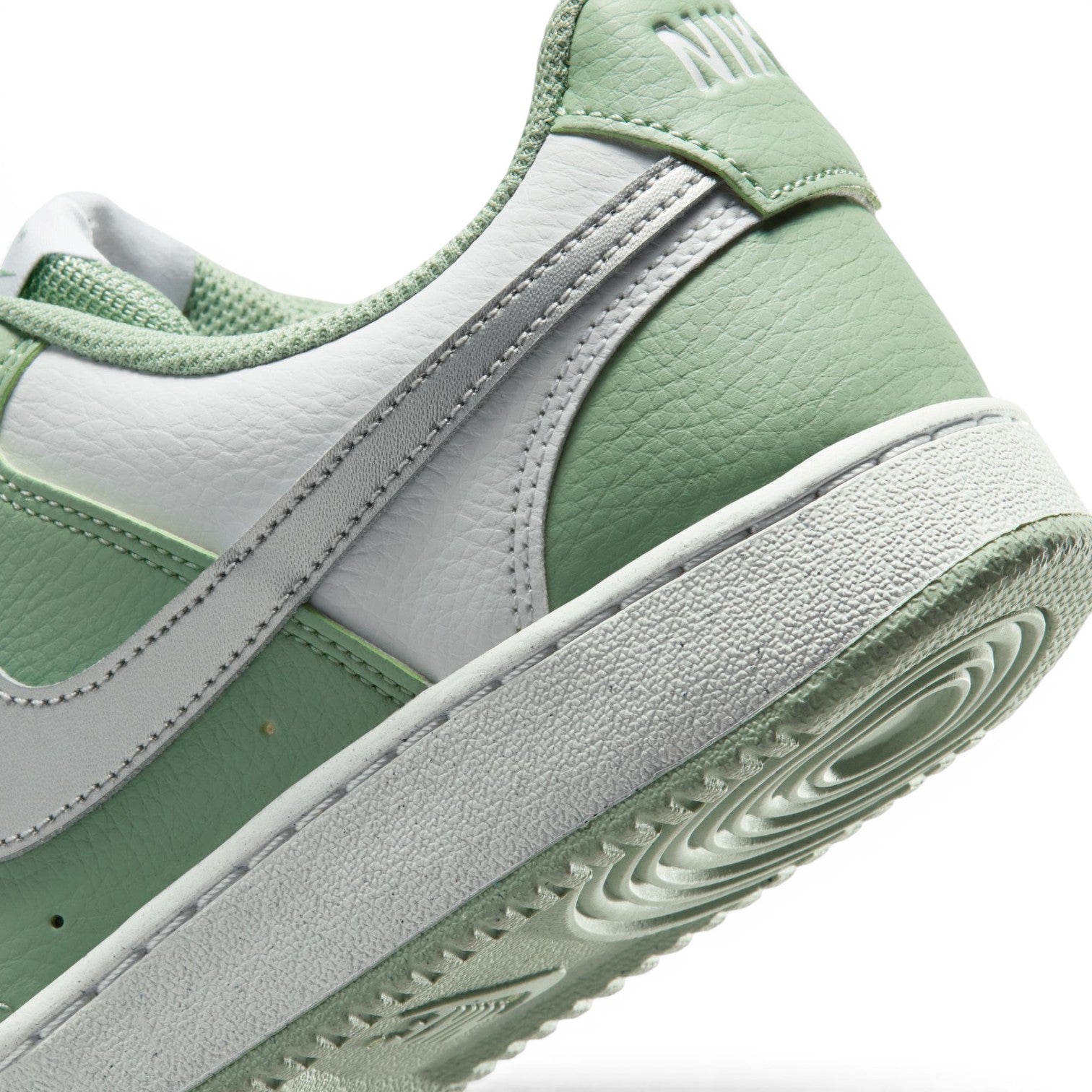 Souliers mode Nike pour femmes - VISION LOW COURT