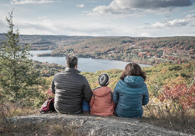 Une randonnée pédestre en famille?  8 parcs à découvrir au Québec cet automne.
