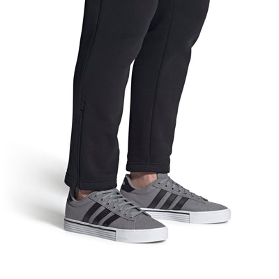 Souliers Adidas hommes - DAILY 4