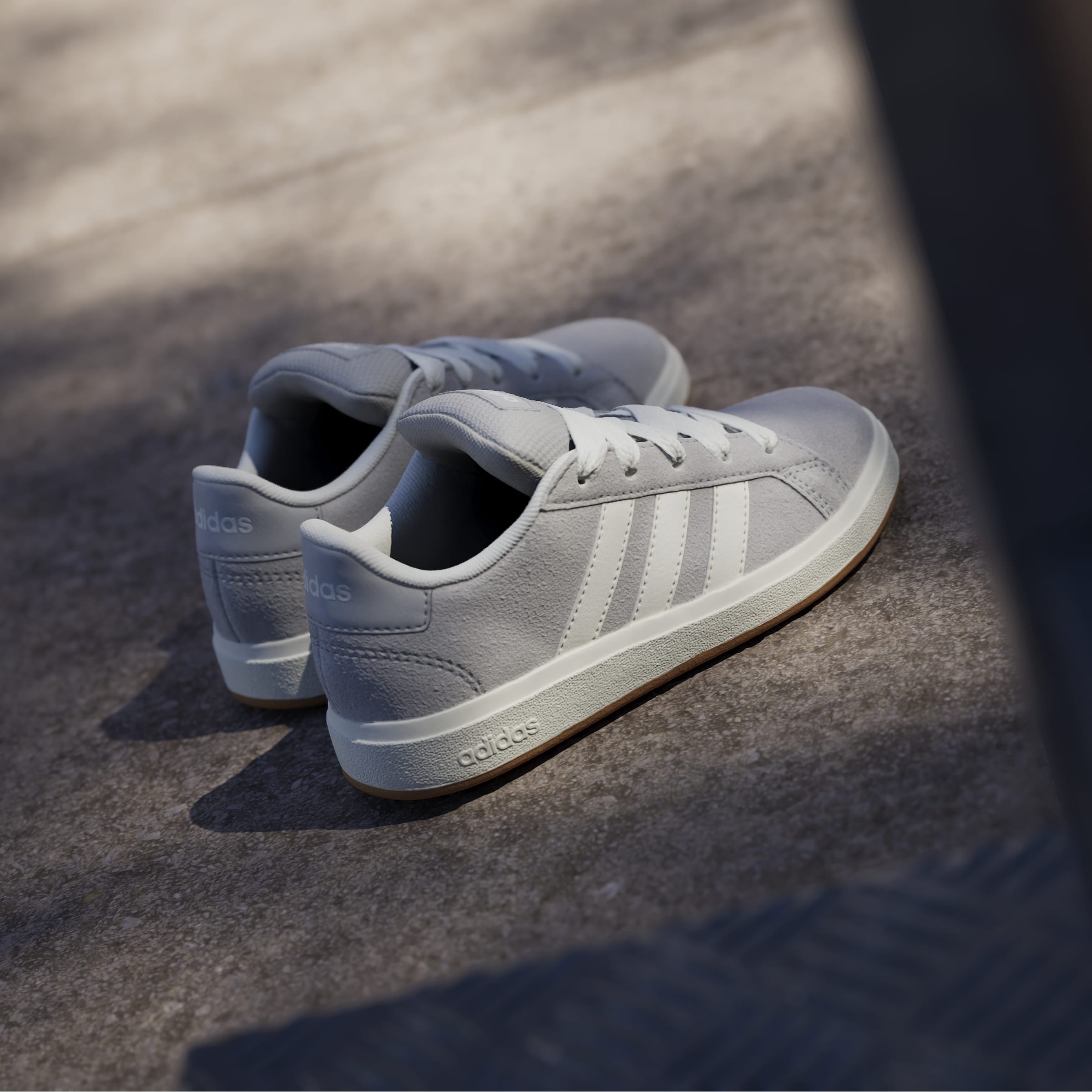Souliers mode Adidas pour filles - GRAND COURT 00S