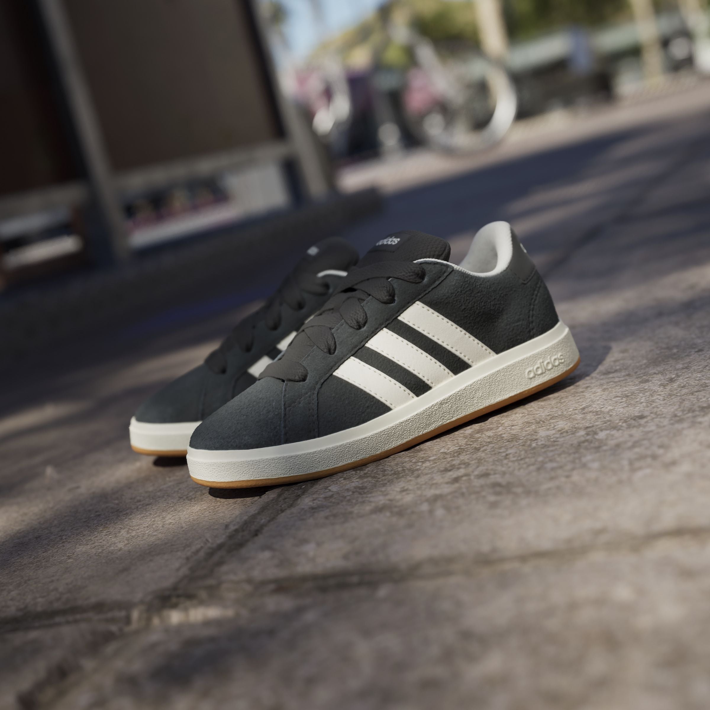 Souliers mode Adidas Junior - GRAND COURT 00S
