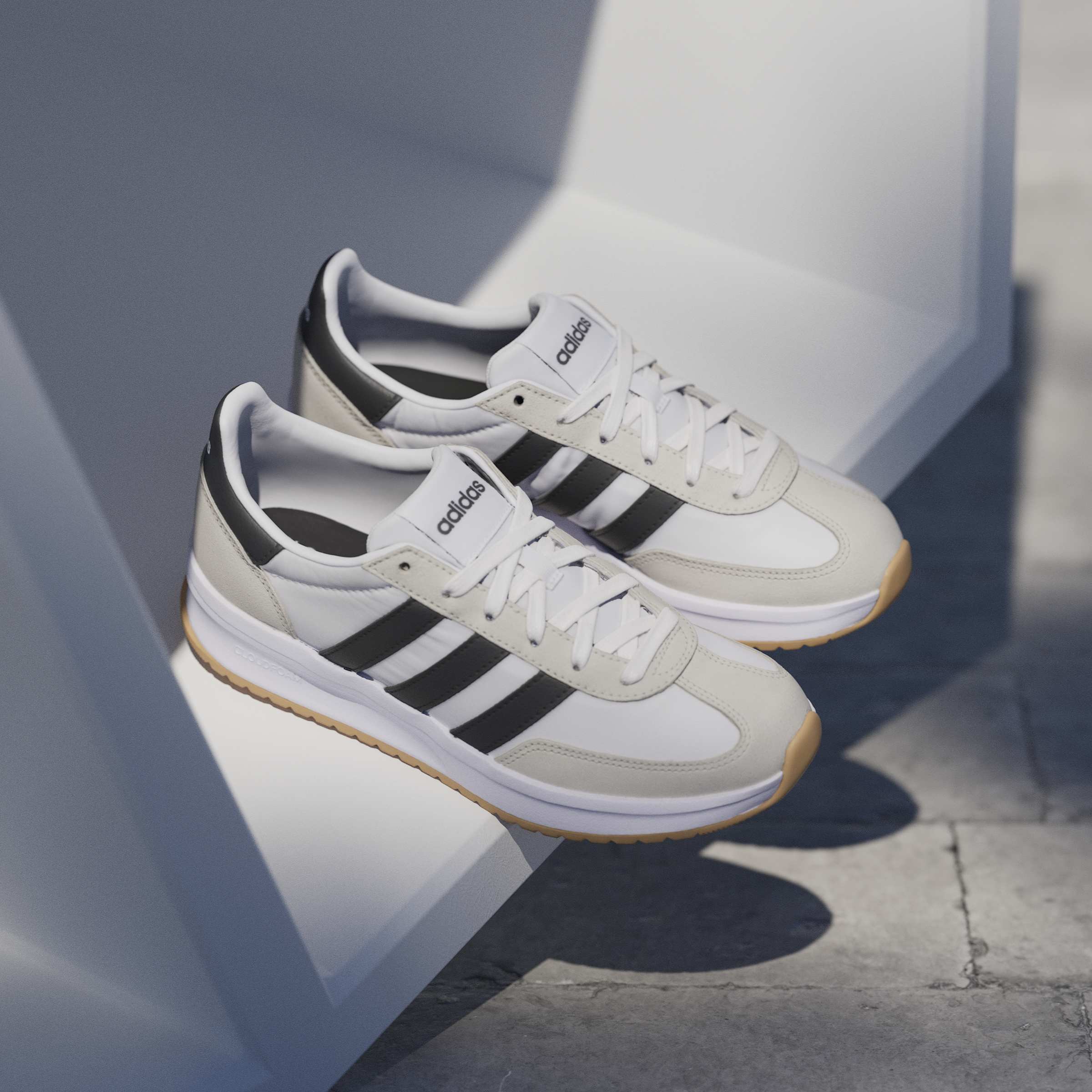 Souliers mode Adidas pour femmes - RUN 70S 2.0