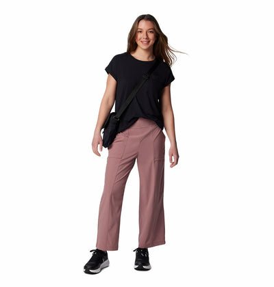 Columbia Women's T-shirt - BOUNDLESS TREK