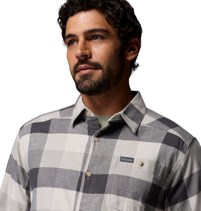 Chemise en flanelle Cornell Woods de Columbia pour hommes, gris charbon, détail de la poche de poitrine