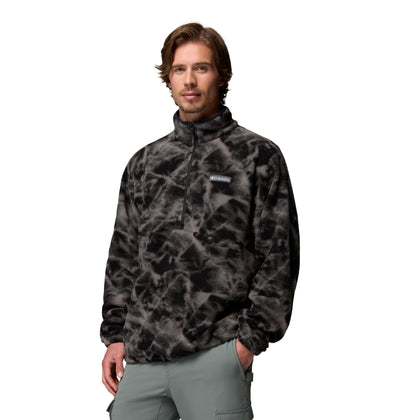 Chandail polar Timber Crest Printed Half Zip de Columbia pour hommes, imprimé noir, porté de face