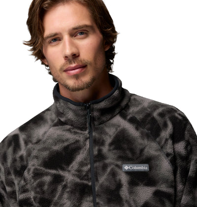 Chandail polar Timber Crest Printed Half Zip de Columbia pour hommes, imprimé noir, détail du col à demi-fermeture éclair