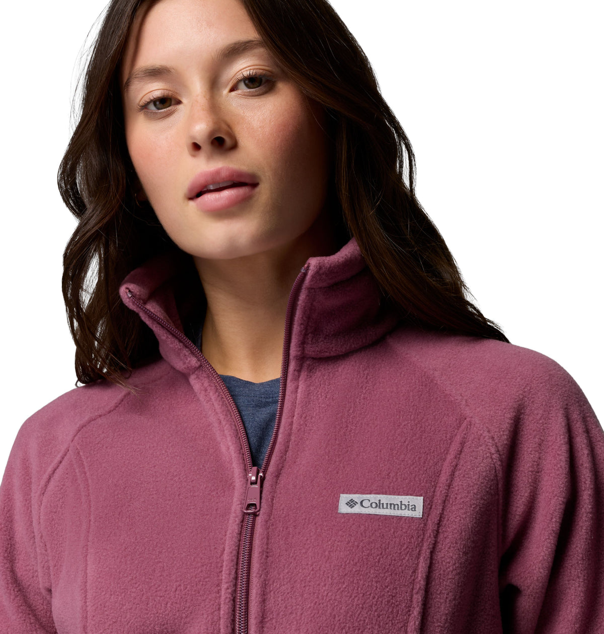 Veste polaire Columbia BENTON SPRINGS pour femmes, détail du col et de l’écusson Columbia