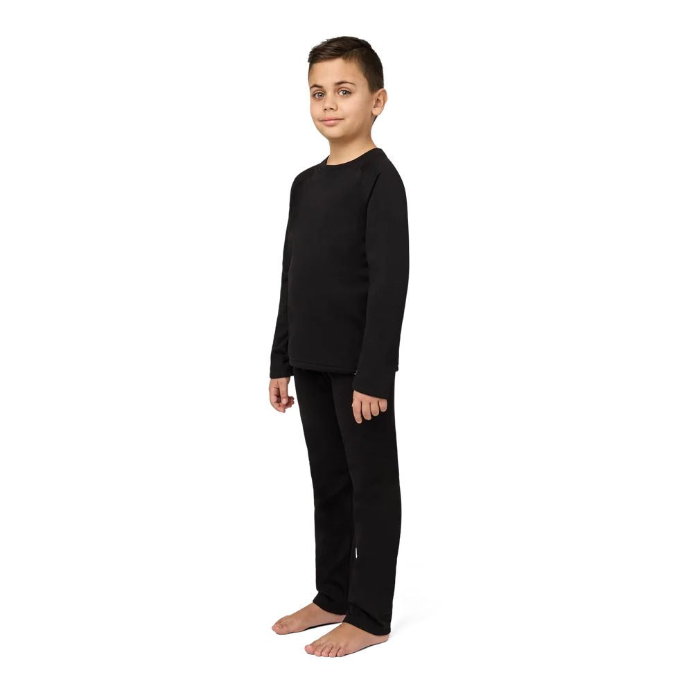 Garçon portant l'ensemble en molleton noir Kombi B3 Velvet Fleece Set pour juniors, vue de trois quarts