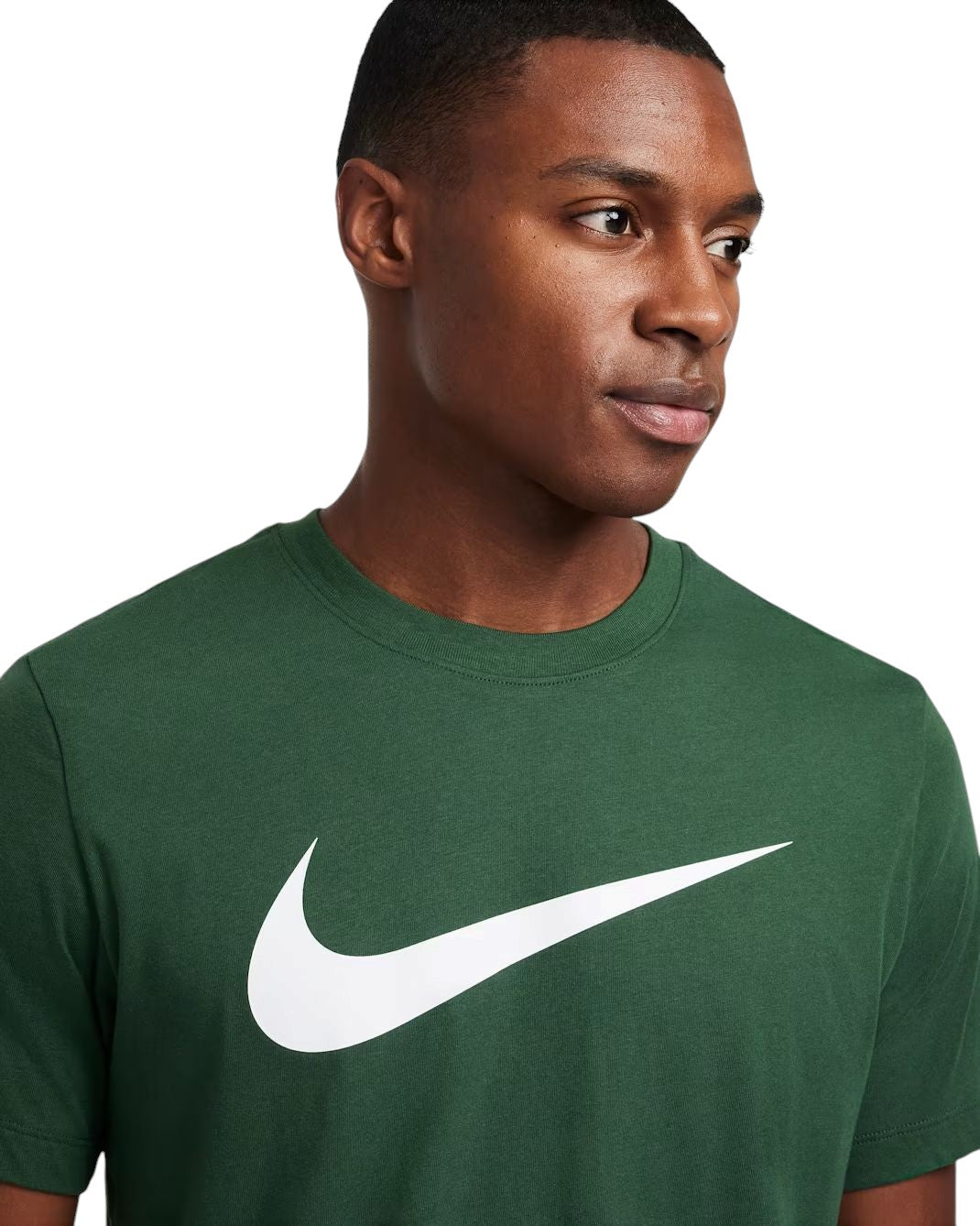 T-shirt Nike Sportswear Swoosh vert pour hommes, détail du grand logo Swoosh