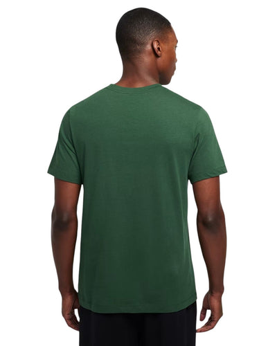 T-shirt Nike Sportswear Swoosh vert pour hommes, vue de dos