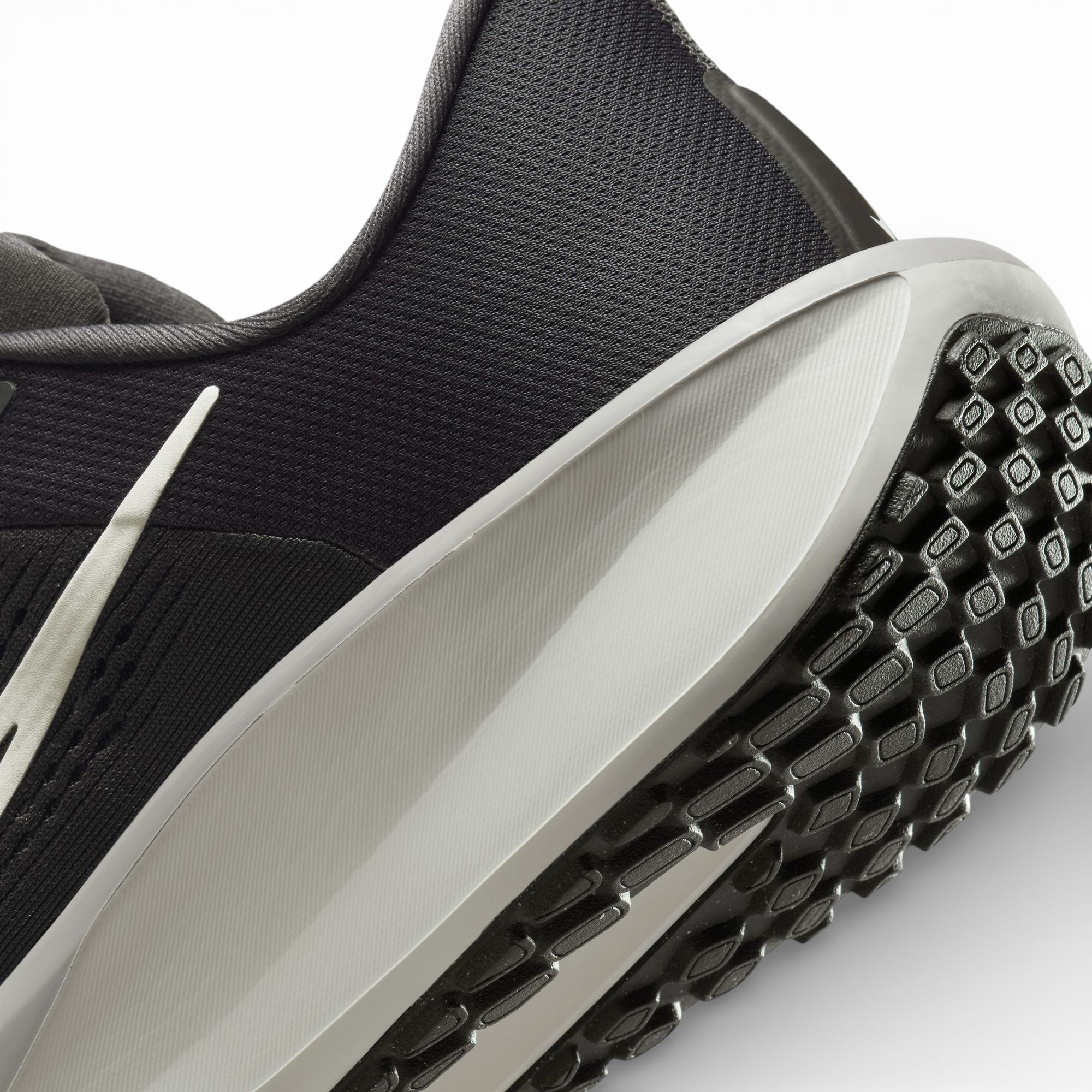 Nike Running Shoes for Men - QUEST 6