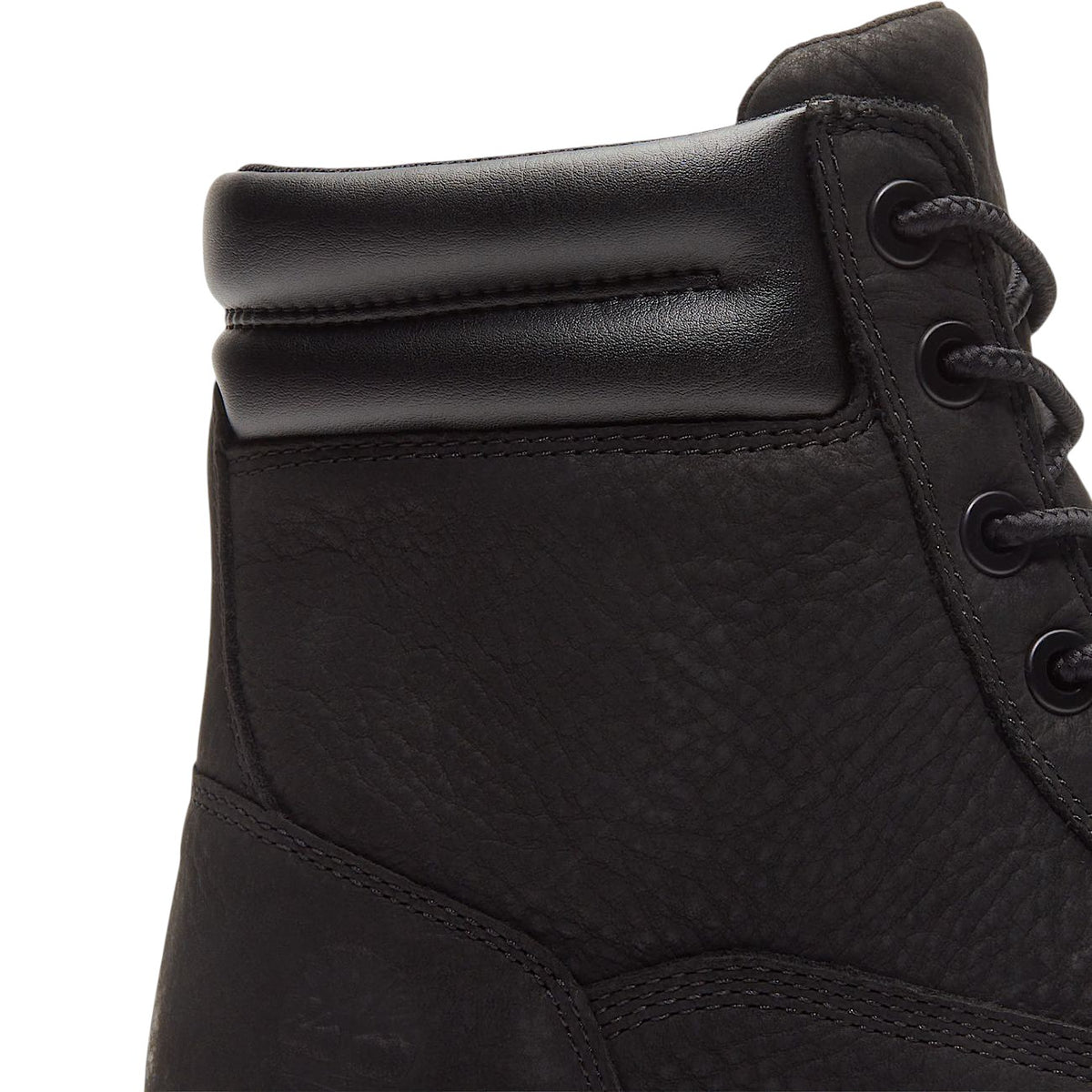 Détail du col rembourré et des œillets de la botte Timberland Auburn Falls noire pour hommes